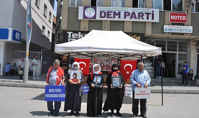 Terör örgütü PKK tarafından kaçırılan ailelerin, evlat nöbeti sürüyor