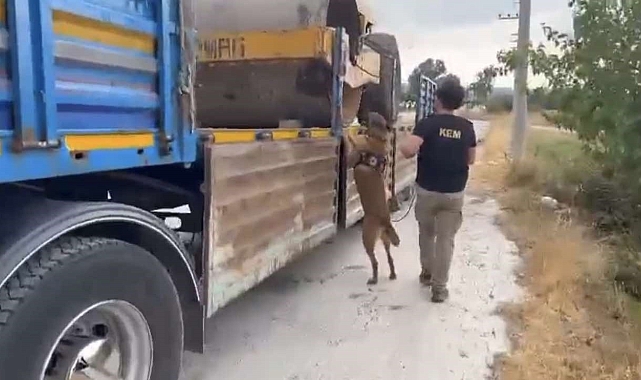 Tırın dorse kısmında bulunan asfalt silindirinin içerisinden uyuşturucu çıktı