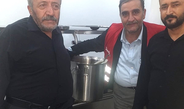 Türk Kızılay Engelsiz Erzurum Şubesi üyeleri, aşure ikramında bulundu