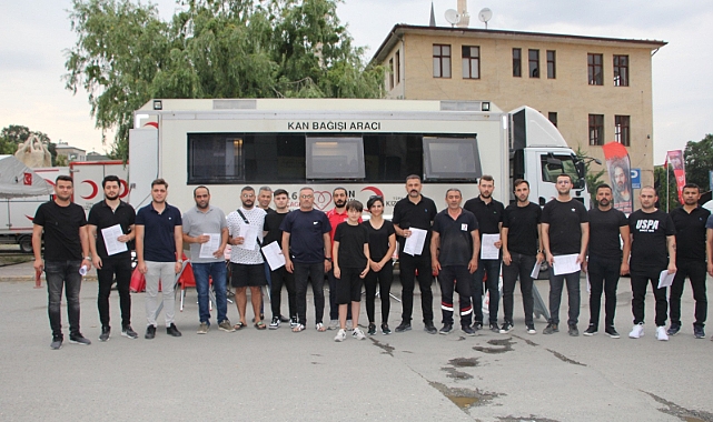TÜRKAV Iğdır üyelerinden kan bağışı