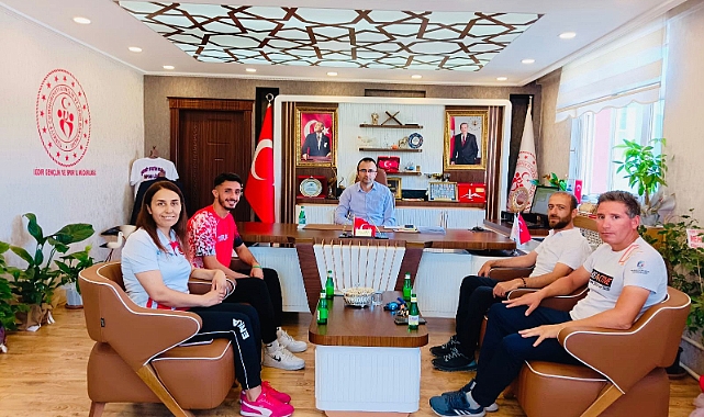 Türkiye Şampiyonundan Gençlik ve Spor İl Müdürü Şahin'e ziyaret