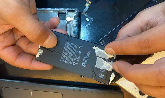 Uzmanından önemli uyarı: Yaz mevsiminde cep telefonlarının uzun süre şarjda bırakmayın