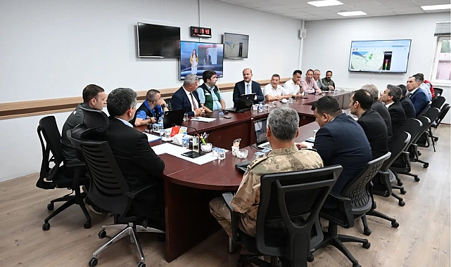 Vali Mustafa Çiftçi başkanlığında, Kriz Merkezi'nde, sel felaketi toplantısı gerçekleştirildi