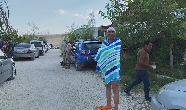 Van Gölü'ne boğulma ihbarı  ekipleri harekete geçirdi