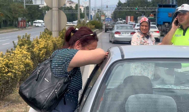 Yaya geçidi olmayan yerde yolun karşısına geçmeye çalışan kadına otomobil çarptı