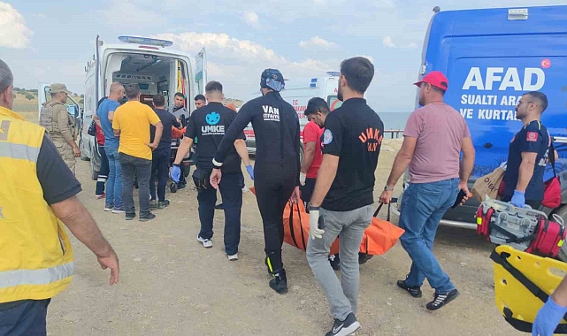 Yüzmek için Van Gölü'ne girdikten sonra kaybolan şahıs 6 saat sonra kurtarıldı