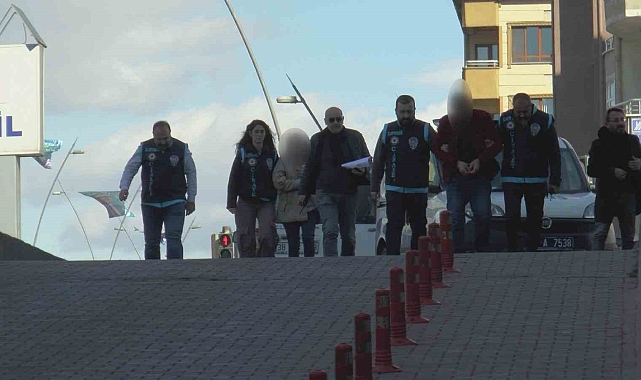1 kişinin hayatını kaybettiği kavgaya karışan 2 sanık hakim karşısına çıktı
