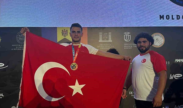 15 yaşındaki Deniz Can Uçar, bilek güreşinde dünya birincisi oldu