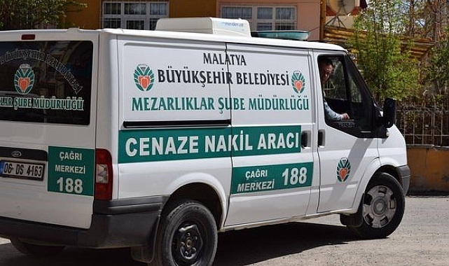 33 yaşındaki üç çocuk annesi bir kadın, göğüs bölgesinde vurulmuş halde bulundu