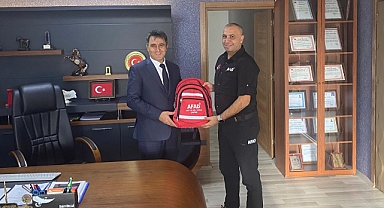 AFAD Müdürü Deniz’den Genel Sekreter Çarman’a Afet ve Acil Durum çantası