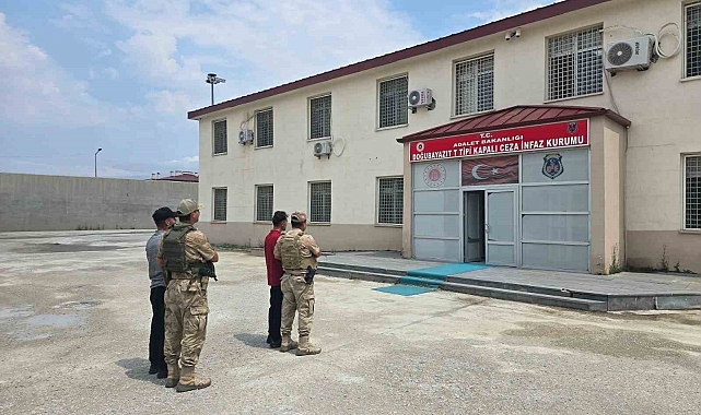 Ağrı'da hapis cezaları bulunan 2 kişi yakalanarak cezaevine gönderildi