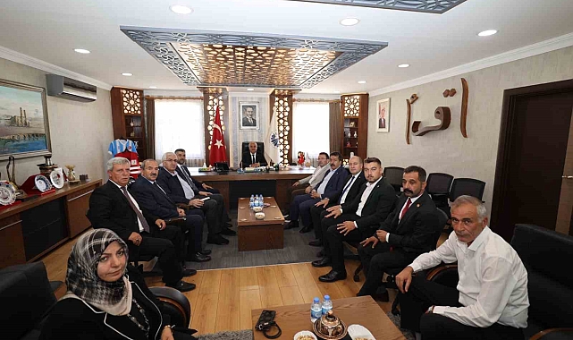 AK Parti, Emrullah Akpunar'ı makamında ziyaret etti