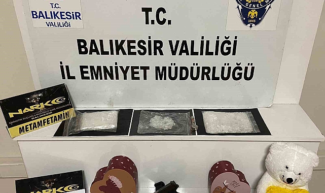 Balıkesir'de düzenlenen uyuşturucu operasyonunda 422 gram metamfetamin ele geçirildi