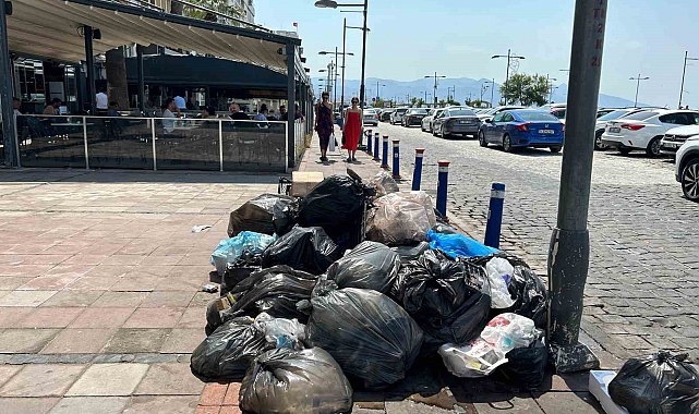 Belediye işçileri talepte bulundukları 'vasıf' konusundaki anlaşmazlık nedeniyle iş bıraktı