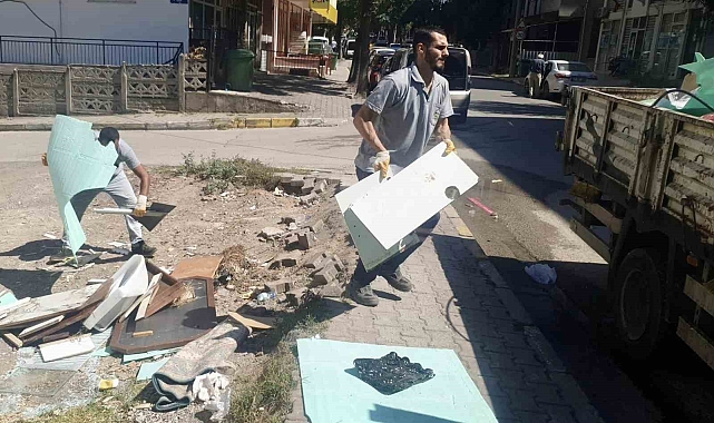 "Boş araziye gelişi güzel atmayın, arayın biz alalım"