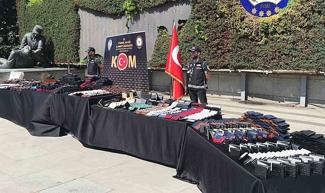Dünyaca ünlü markalara ait 108 bin taklit ürün ele geçirildi