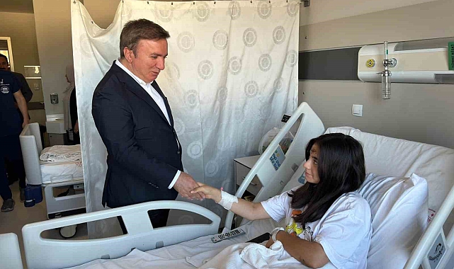 Genç kız valiyi hastaneye ziyaretine çağırdı