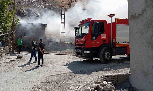 Hakkari'de korkutan yangın