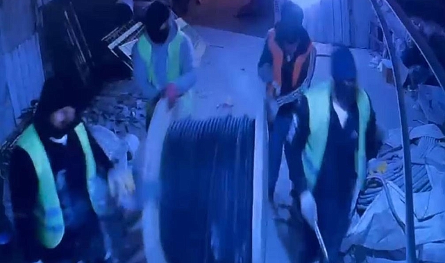 Hırsızlar 800 bin liralık hırdavat malzemesi çaldı