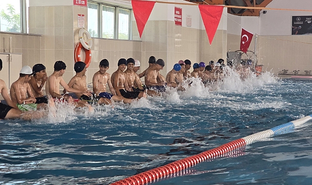 Iğdır’a yüzme kursları devam ediyor