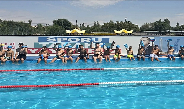 Karakoyunlu'da "Yüzme Bilmeyen Kalmasın" Projesi devam ediyor