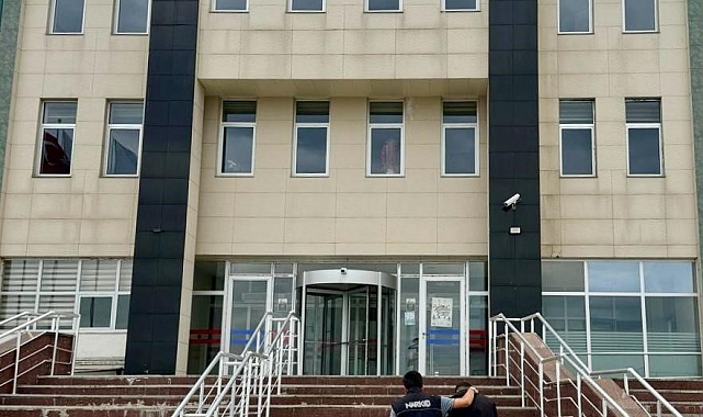 Kars'ta 1 ikamete yapılan aramada uyuşturucu ele geçirildi