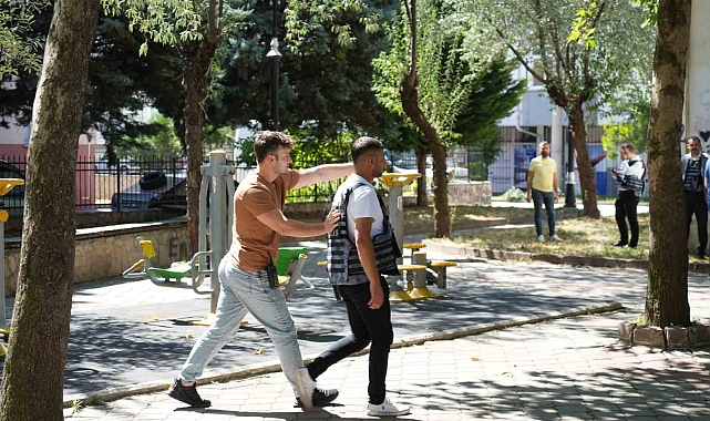Kastamonu'da Eli Silahlı Saldırgan Eve Saklandı: Ailesi Ve Polisin İkna Çabaları Sürüyor