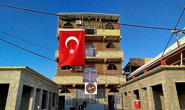 Kerbela'da yaptırılan Hüseyniye'de Türk Bayrağı dalgalanıyor