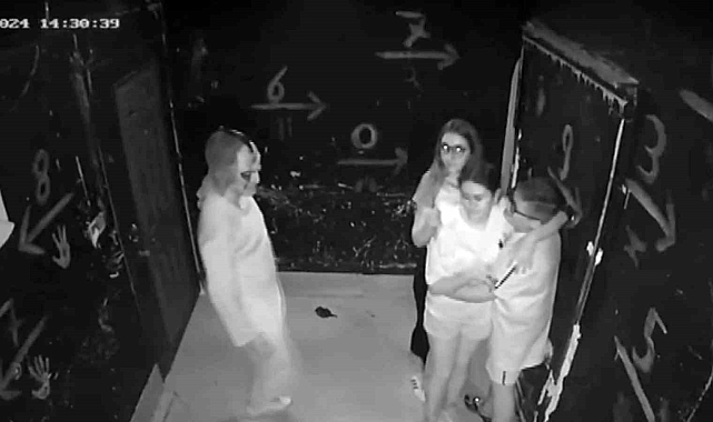 Korkmak için para ödeyen çocuk korkusundan bayıldı