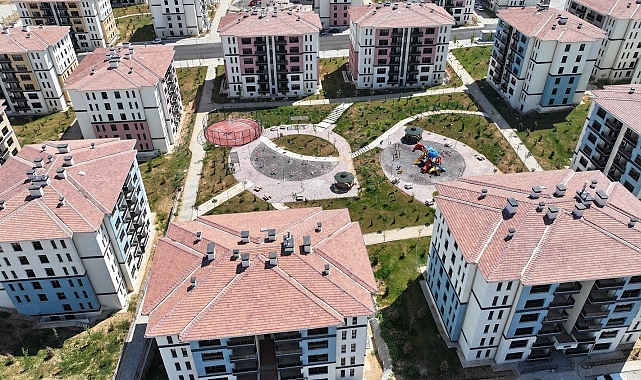 Malatyalı depremzede aileler yeni evlerine kavuştu