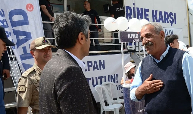 Sarıkamış'ta AFAD deprem farkındalığı eğitimleri devam ediyor