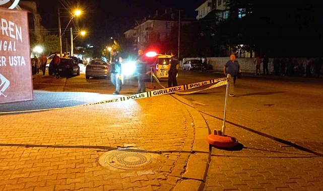Sokak ortasında çıkan tartışma bıçaklı kavgaya dönüştü