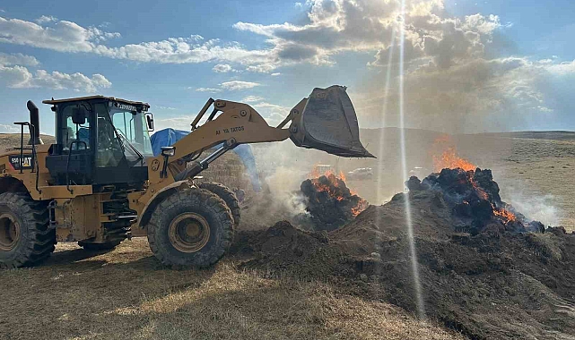 Tekman'da çıkan ot yangınında 600 balya ot küle döndü