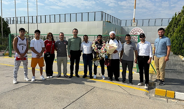 Ülkemizi başarı ile temsil eden Milli Sporcumuz Salih Yıldız Havalimanında karşılandı!