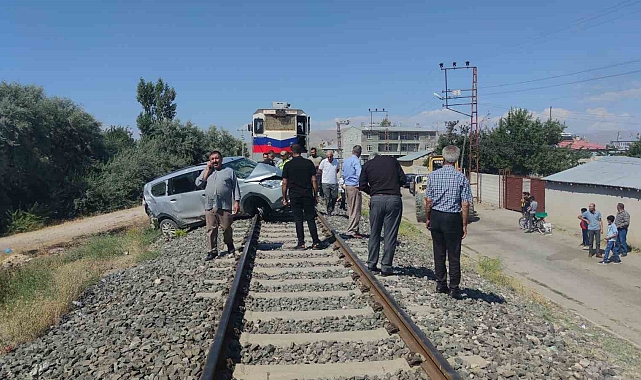 Van'da hemzemin geçitte kaza: 1 yaralı
