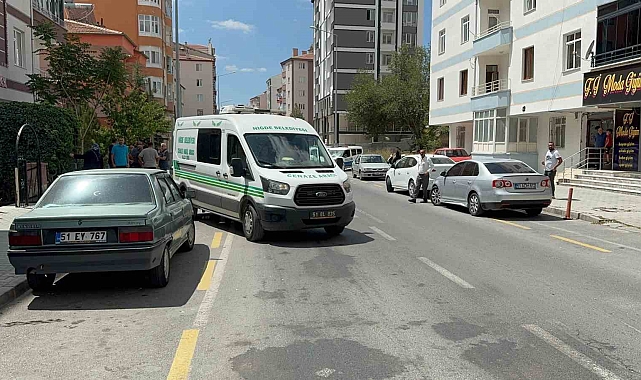 Yalnız yaşayan 60 yaşındaki kadın evinde ölü bulundu