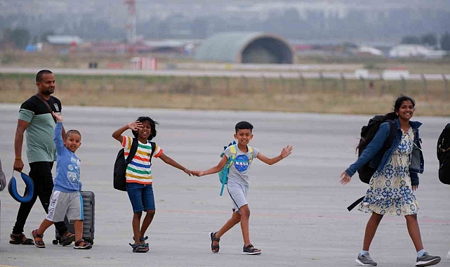 234 yolcu Hindistan'dan gelen ikinci uçakla Almanya'ya gönderildi