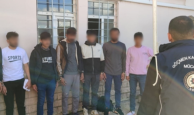 7 Düzensiz Göçmen Sahte Pasaportlarla Yakalandı