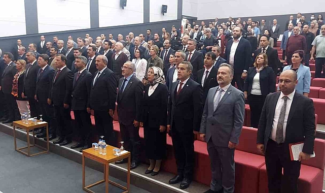 Adalet Bakanı Yılmaz Tunç, Atatürk Üniversitesi'nde akademisyenlerle buluştu