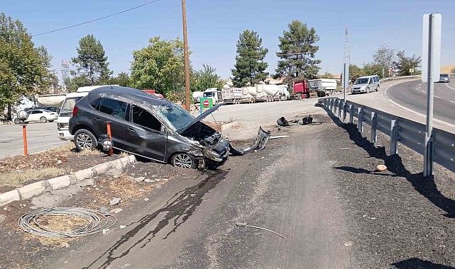 Adıyaman'da, virajı alamayan otomobil takla attı