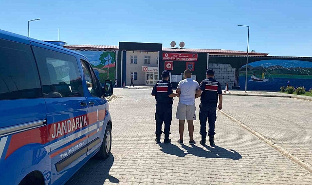 Afyonkarahisar'da kasten yaralama suçundan aranan şahsı jandarma yakaladı