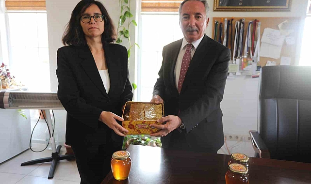 Ağrı İbrahim Çeçen Üniversitesinde Bal Hasadı Yapıldı