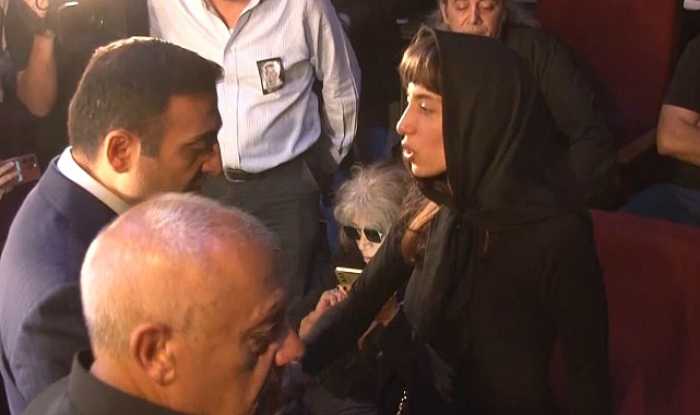 Ahu Tuğba için Beyoğlu Atlas Sineması'nda tören düzenlendi
