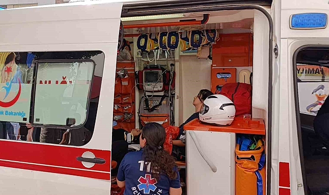 Ani fren yapan motosiklet devrildi