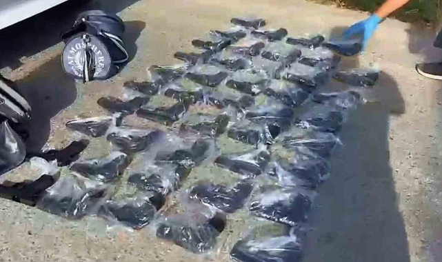 Antalya'da Serik ilçesinde 45 adet ruhsatsız tabanca ele geçirildi