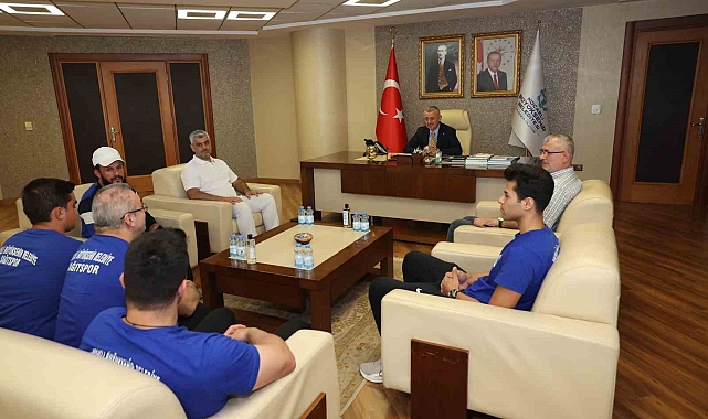 Bilek güreşinde Türkiye'nin ve Kocaeli'nin gururu oldular