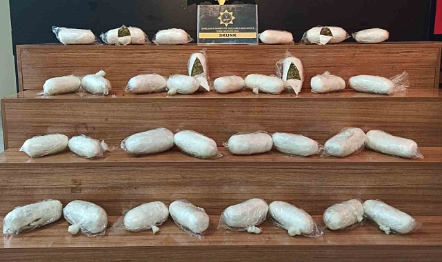 Bir aracın yakıt deposunda 11 kilogram sentetik uyuşturucu ele geçirildi