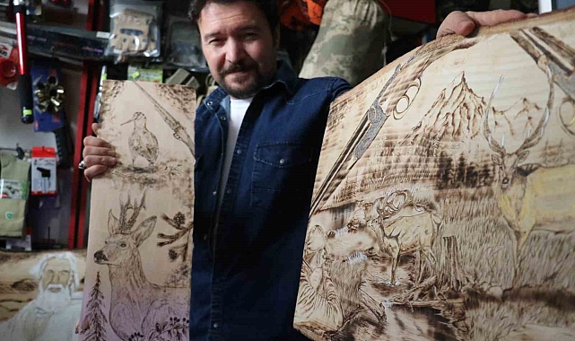 Bulduğu tüm tahta parçalarına doğanın sanatını işliyor