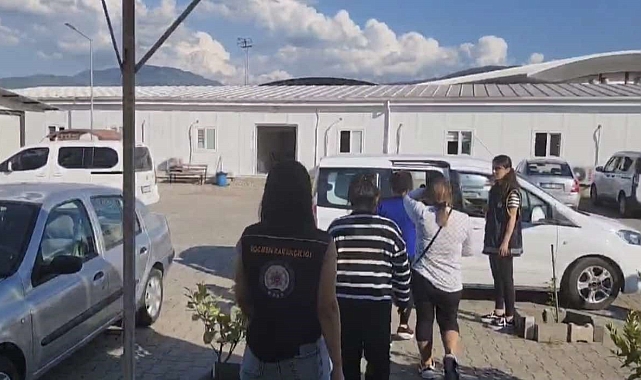 Çalışma izni olmayan 3 yabancı uyruklu kadın yakalandı