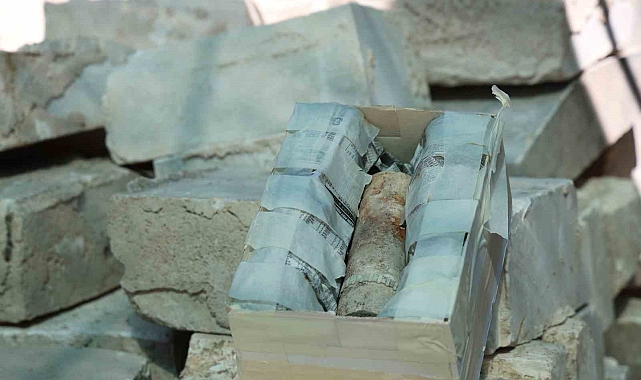 Cami enkazında fransızların attığı patlamamış top mermisi bulundu